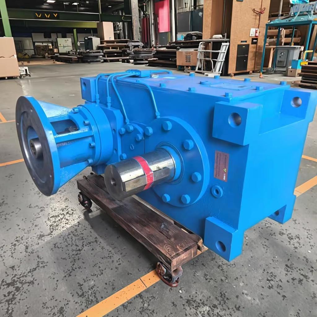 Helical gear unit for conveyor drive