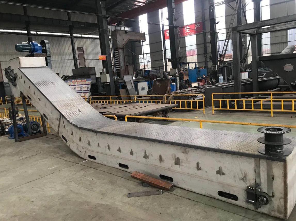 Wet scraper conveyor with drive unit and gearbox